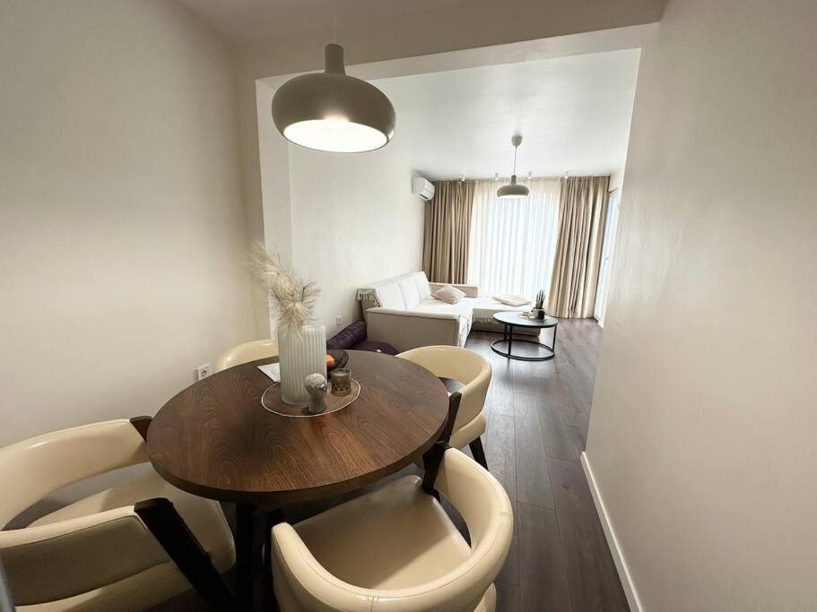 New Luxury Furnished Apartment - Beach, Varna Center & Fast Wi-Fi מראה חיצוני תמונה