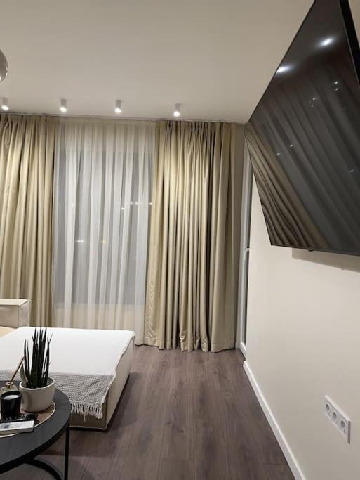 New Luxury Furnished Apartment - Beach, Varna Center & Fast Wi-Fi מראה חיצוני תמונה